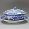 Chinese small blue and white butter tub, cover and stand, Qianlong (1736-95) - image 1