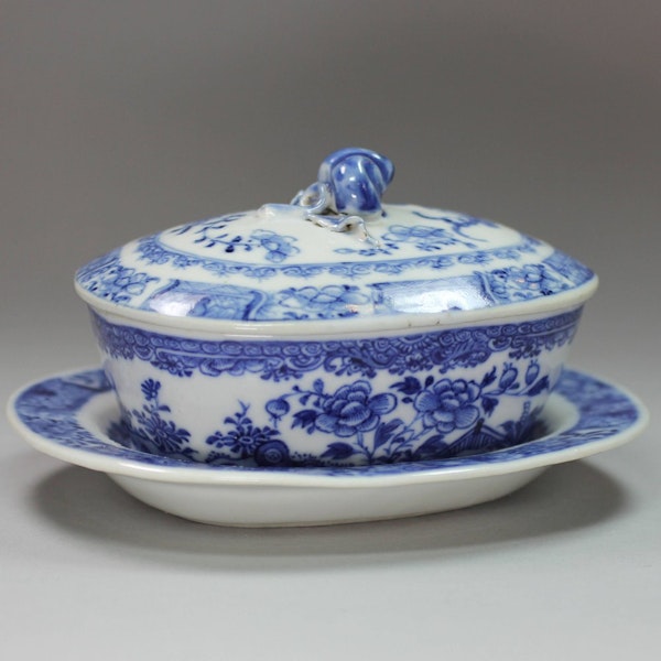 Chinese small blue and white butter tub, cover and stand, Qianlong (1736-95) - image 1