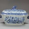 Nankin blue and white sauce tureen and cover, Qianlong (1736-95) - image 2