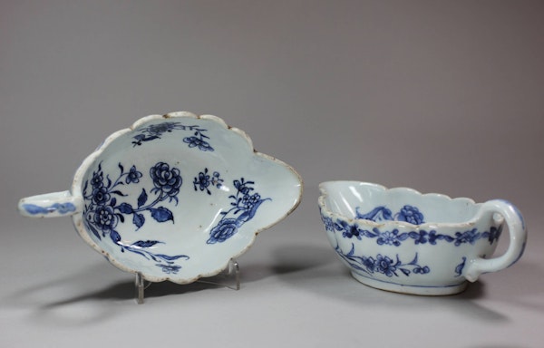 Pair of Chinese blue and white sauce boats, Qianlong (1736-95) - image 1