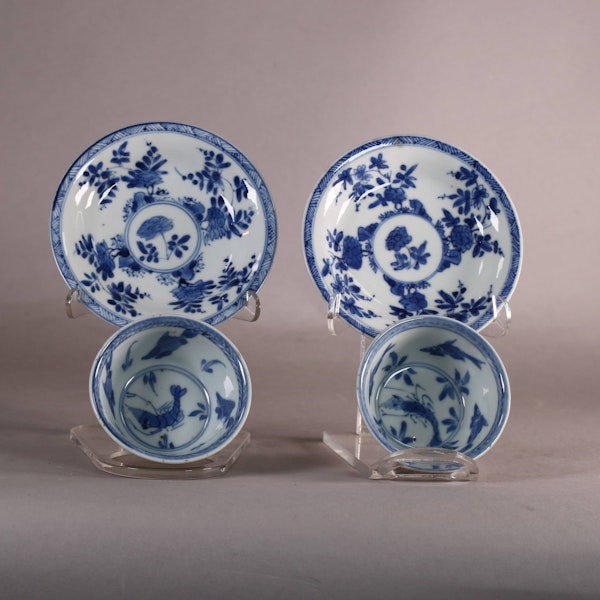 Pair of Chinese café au lait teabowls and saucers, Qianlong (1735-96) - image 2