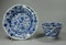 Chinese blue and white teabowl and saucer, Kangxi (1662-1722) - image 1