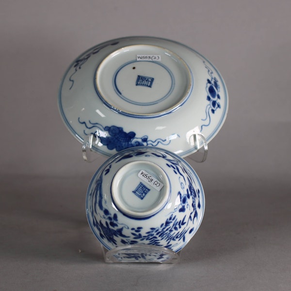 Chinese blue and white cup and saucer, Kangxi (1662-1722) - image 2