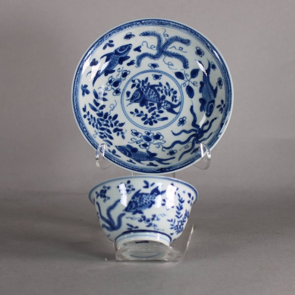 Chinese blue and white cup and saucer, Kangxi (1662-1722) - image 1