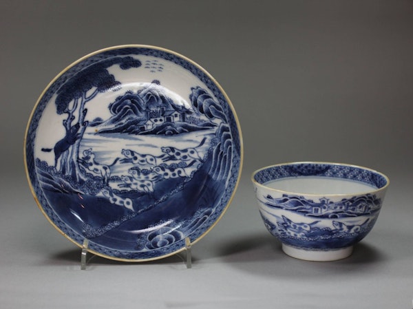 Very rare Chinese export blue and white teabowl and saucer, c.1770 - image 1