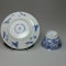 Chinese blue and white teabowl and saucer, Kangxi (1662-1722) - image 2