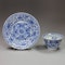 Chinese blue and white teabowl and saucer, Kangxi (1662-1722) - image 1