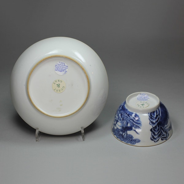 Very rare Chinese export blue and white teabowl and saucer, c.1770 - image 2