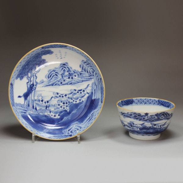 Very rare Chinese export blue and white teabowl and saucer, c.1770 - image 1