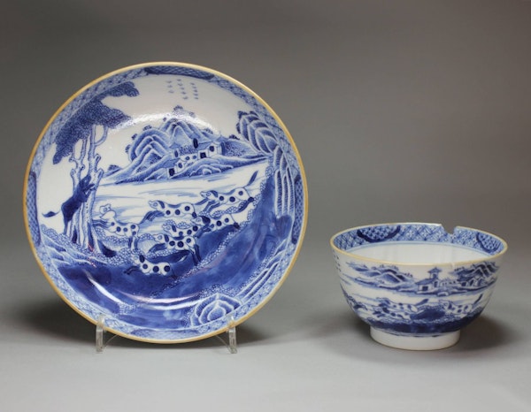 Very rare Chinese export blue and white teabowl and saucer, c.1770 - image 1