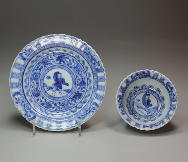 Chinese blue and white teabowl and saucer, Kangxi (1662-1722) - image 2