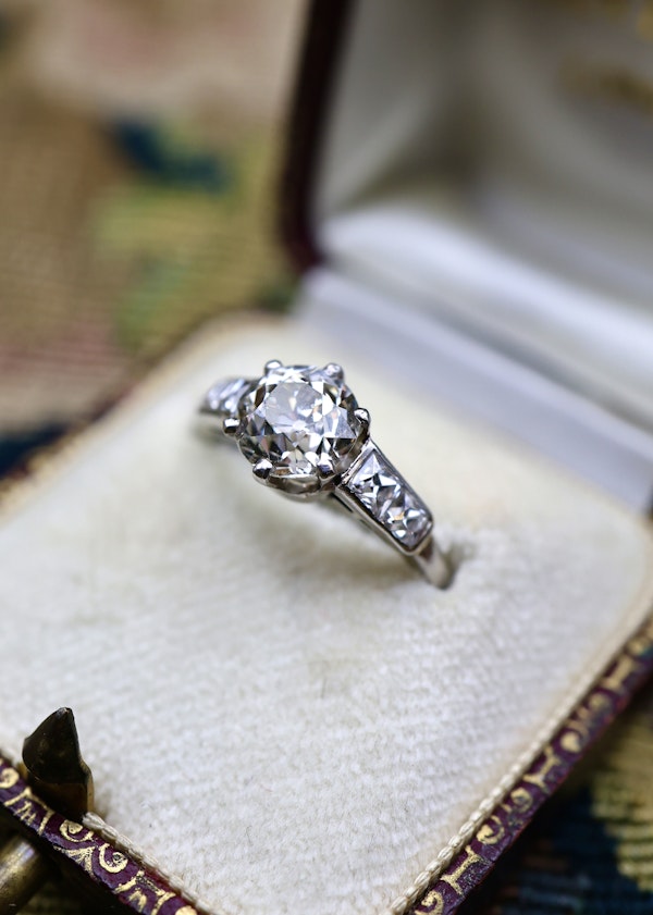 A very fine 1.60 Carat Old Cut Diamond & Platinum Solitaire Ring with French Cut Diamond Shoulders, English, Circa 1930 - image 5