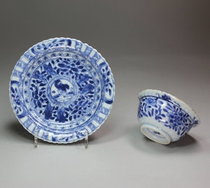 Chinese blue and white teabowl and saucer, Kangxi (1662-1722)