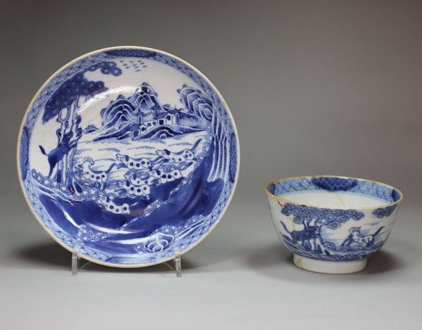 Very rare Chinese export blue and white teabowl and saucer, c.1770 - image 1