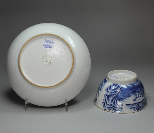 Very rare Chinese export blue and white teabowl and saucer, c.1770 - image 2