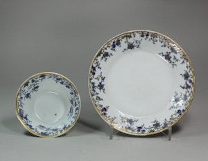 Chinese teabowl and saucer, Qianlong (1736-95)