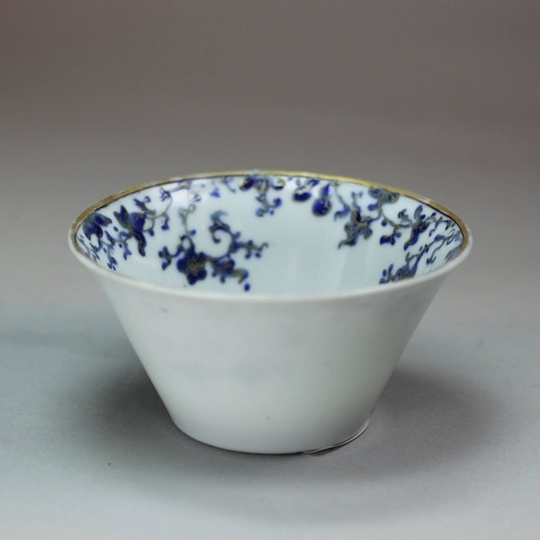 Chinese blue and white teabowl, Qianlong (1736-95) - image 1