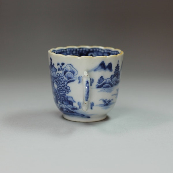 Chinese blue and white coffee cup, 18th century - image 2