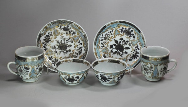 Pair of Chinese teabowls, teacups and saucers, Yongzheng (1736-95) - image 2