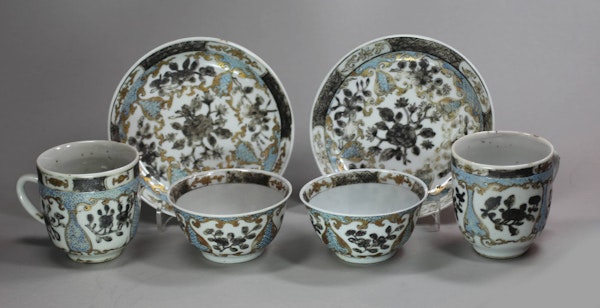 Pair of Chinese teabowls, teacups and saucers, Yongzheng (1736-95) - image 2