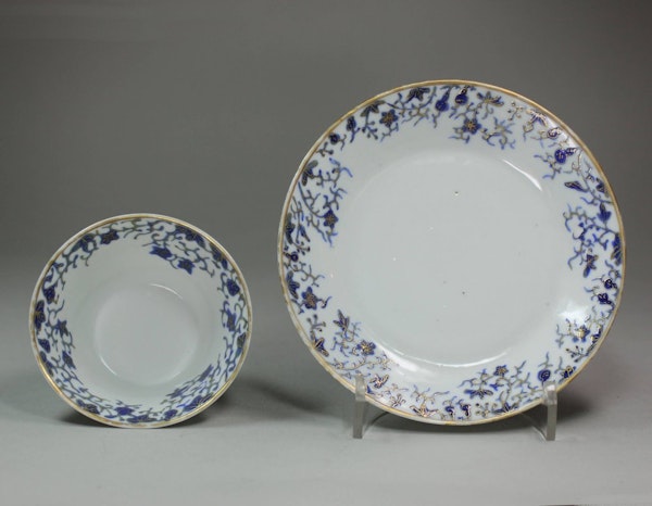 Chinese teabowl and saucer, Qianlong (1736-95) - image 1