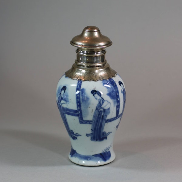 Small Chinese blue and white jar, Kangxi (1662-1722) - image 1