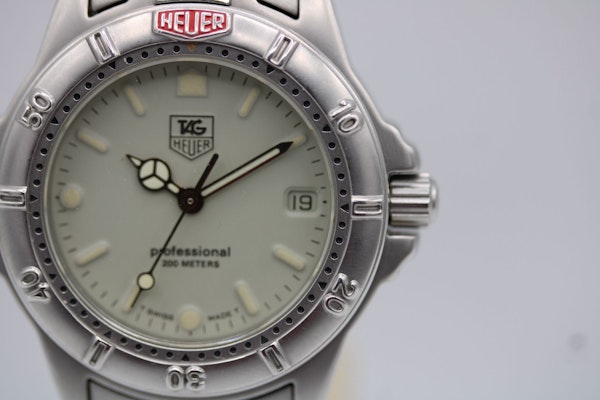 TAG Heuer Professional 200MT - image 5