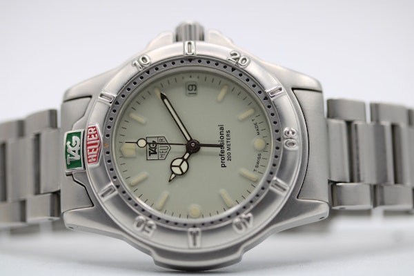 TAG Heuer Professional 200MT - image 6