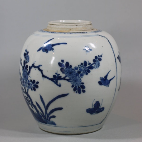 Chinese blue and white ginger jar with pierced wooden cover, Kangxi (1662-1722) - image 9