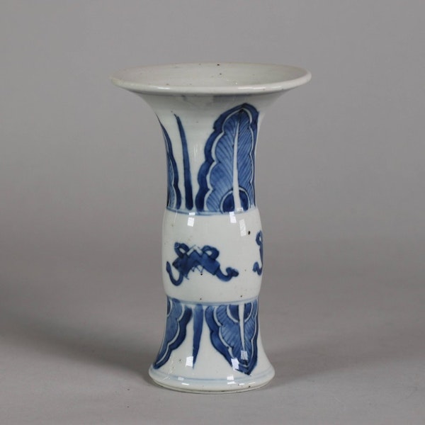 Chinese small beaker vase, Kangxi (1662-1722) - image 1