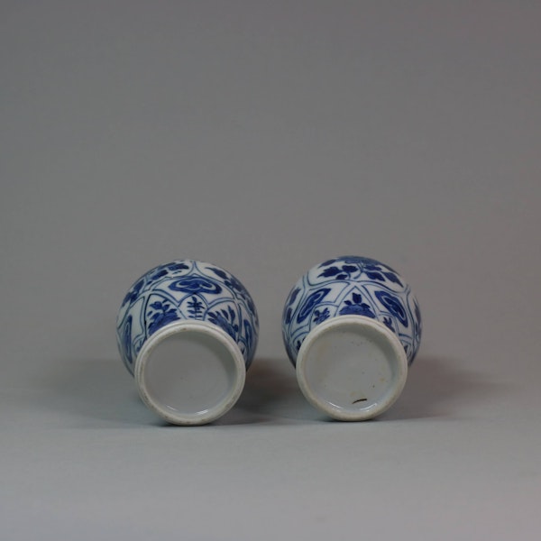 Pair of miniature Chinese blue and white waisted lobed vases, Kangxi (1662-1722), - image 2