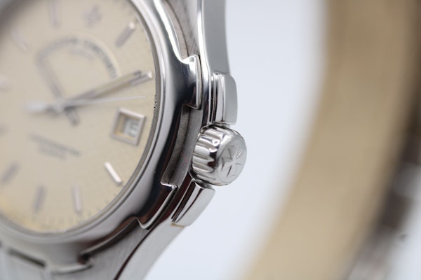 Vacheron Constantin Overseas 72040/423A - image 5