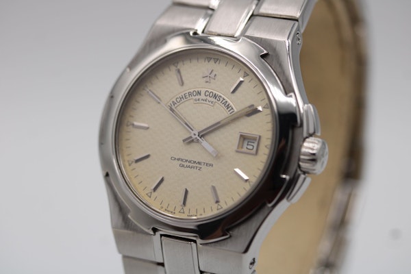 Vacheron Constantin Overseas 72040/423A - image 2