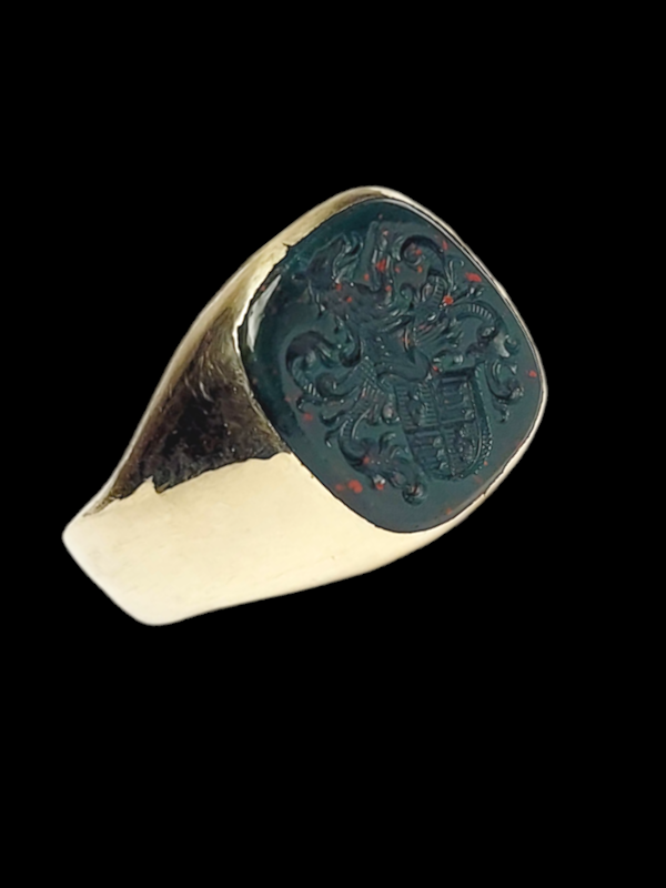 Fine bloodstone seal engraved 18ct gold signet ring SKU: 7582 DBGEMS - image 3