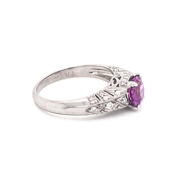 Modern Pink Sapphire, 1.57 Carats Diamond and Platinum Ring, Circa 2009 - image 5