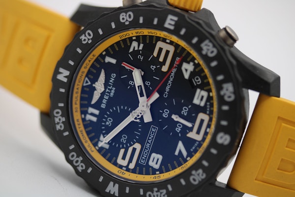 Breitling Endurance Pro X82310 - image 12