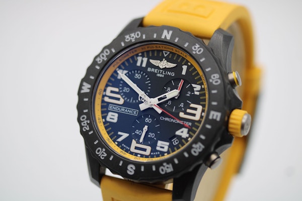 Breitling Endurance Pro X82310 - image 5