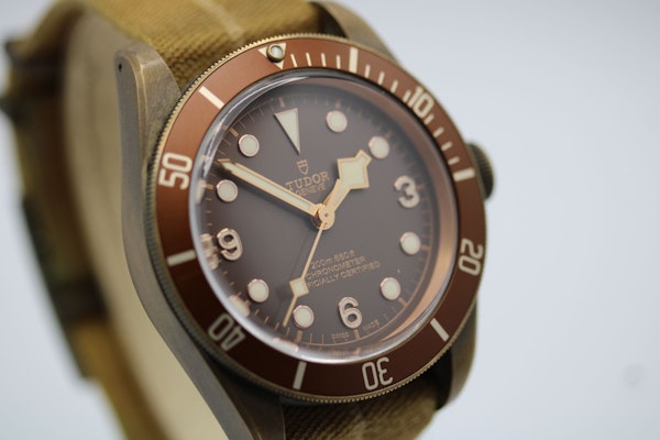 Tudor Black Bay Bronze Heritage Black Bay Bronze 79250BM - image 8