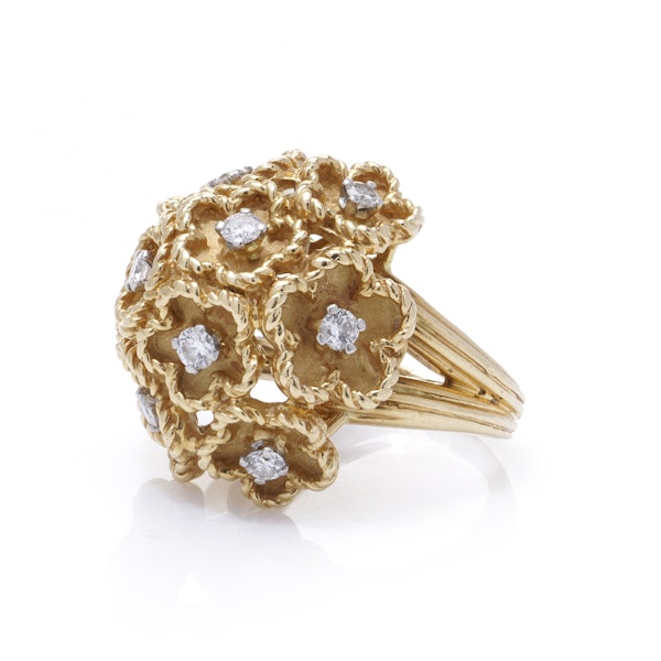 Kutchinsky 18kt Gold Diamond cluster ring - image 6