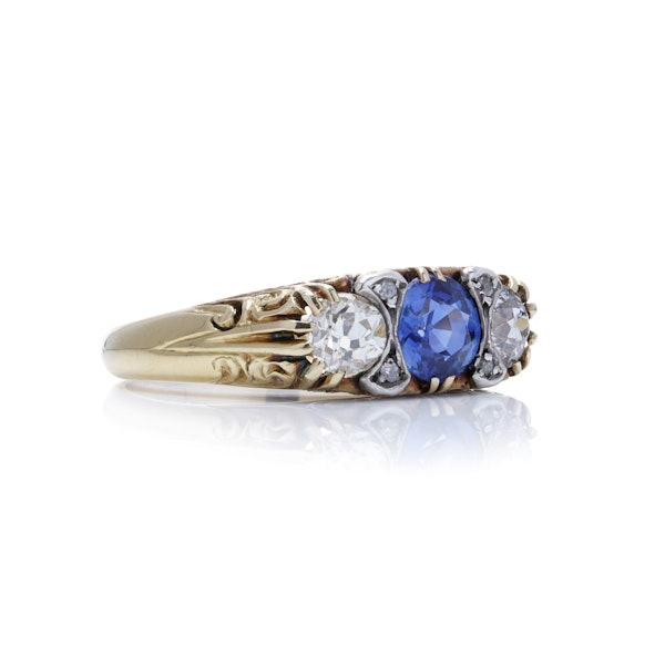 Victorian 18kt gold and diamond and sapphire ring - image 4