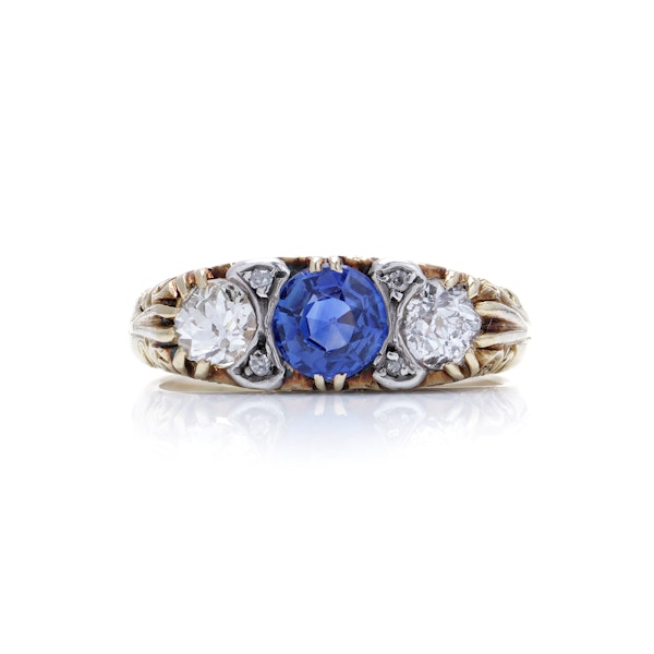 Victorian 18kt gold and diamond and sapphire ring - image 3