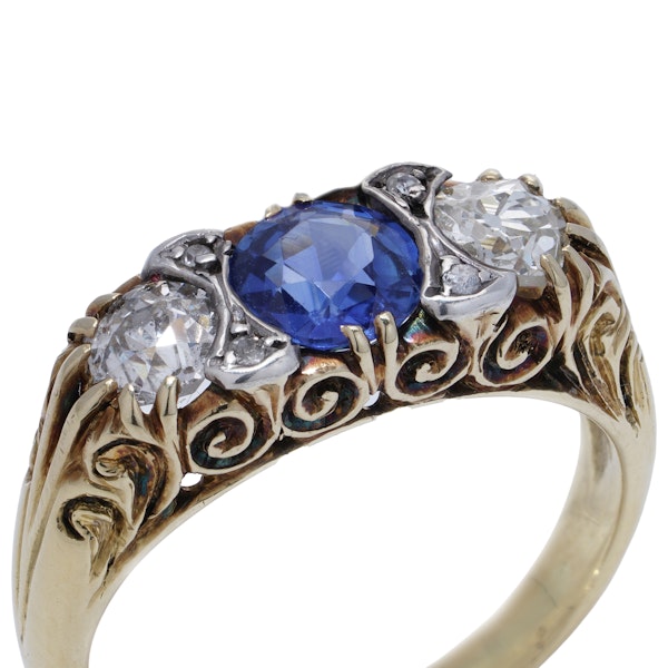 Victorian 18kt gold and diamond and sapphire ring - image 2