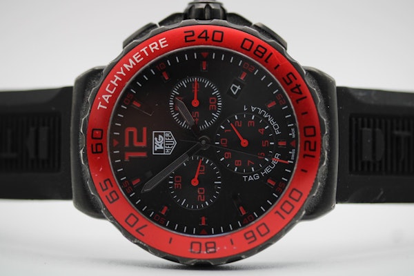 Tag Heuer Formula 1 CAU1117 Watch and Box Only - image 9