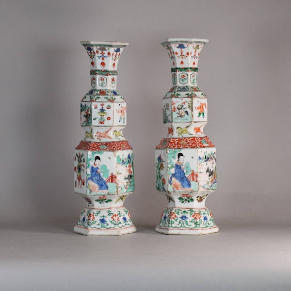 Pair of Chinese Famille Verte Double-Gourd Hexagonal Faceted Vases, Kangxi (1662-1722) - image 8