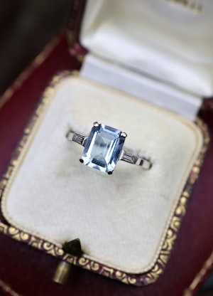 Downstairs at Grays: Platinum Aquamarine & Diamond Ring Circa 1950