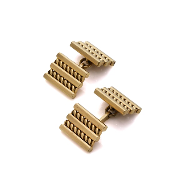 Cartier rectangular yellow gold geometric pattern cufflinks - image 3