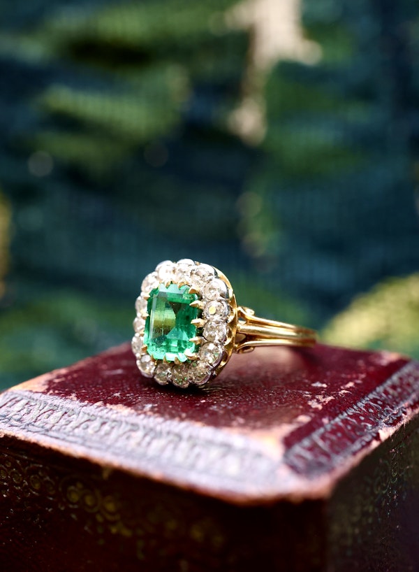 An Exquisite 18 Ct. Yellow and White Gold (tested)  Colombian Emerald & Diamond Cluster Ring - Mid 20th Century - image 2