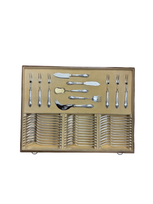 Russian silver canteen cutlery set for twelve people, Moscow c.1910 by Gustav Klingert. - image 3