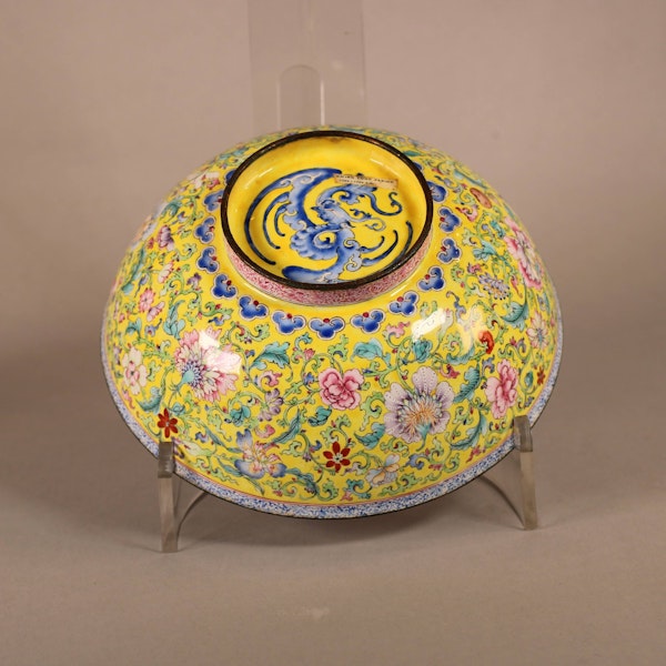 A fine Chinese Qianlong Canton enamel bowl - image 2