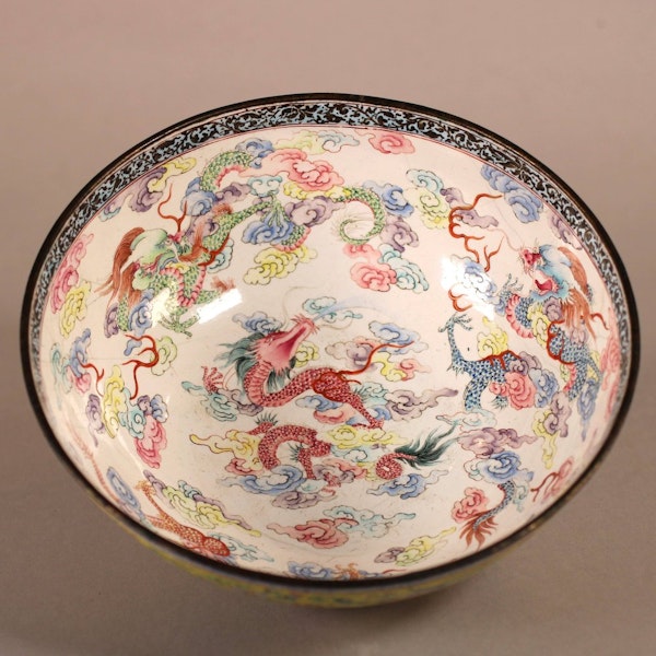 A fine Chinese canton enamel dragon bowl, Qianlong (1736-95) - image 1